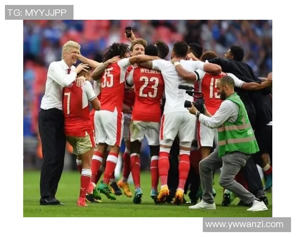 足总杯激战回顾拜仁与尤文图斯2比2平局战术分析与精彩瞬间回顾