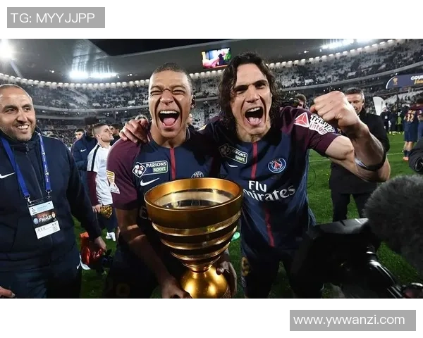 中超精彩对决巴萨与巴黎圣日耳曼战成平局神扑瞬间引发全场热议