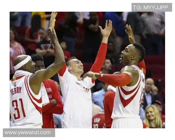 郭金明与姚明的篮球传奇之路：从青涩少年到巅峰巨星的成长故事