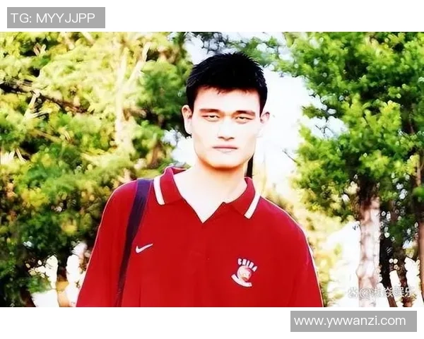 姚明私下坐车的真实生活揭秘与公众形象的反差分析