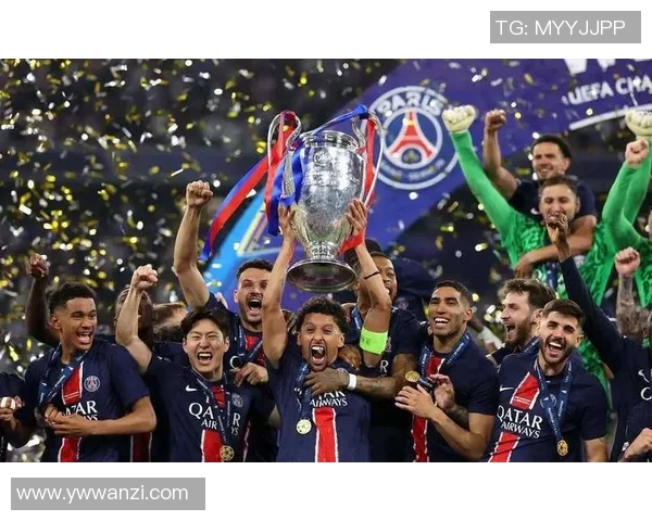 欧冠激战：巴黎圣日耳曼逆转拜仁全场沸腾的精彩瞬间分析