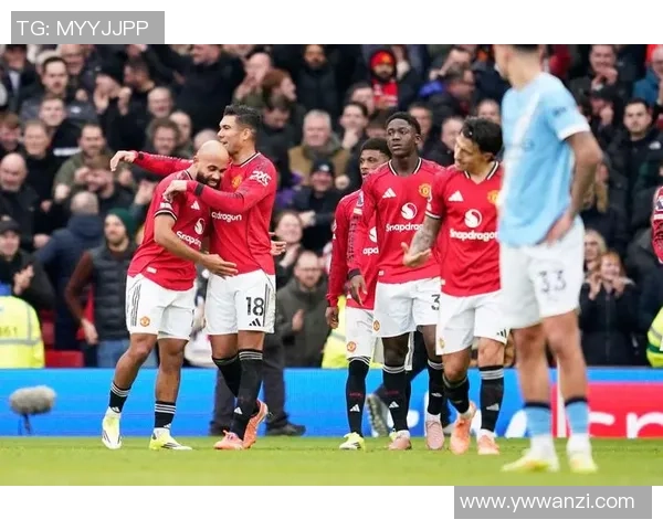 欧联杯焦点战曼联小胜曼城全场沸腾瞬间回顾与分析