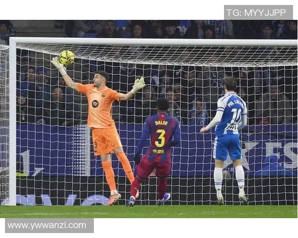 欧联杯精彩对决AC米兰4-0战胜巴萨战术分析与神扑瞬间回顾