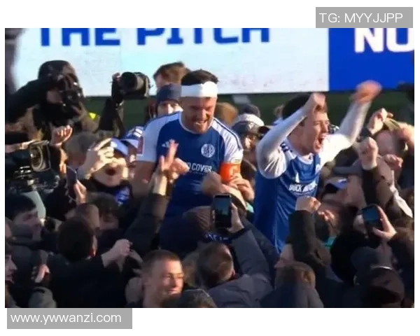 欧联杯曼城小胜拜仁神奇扑救引发转会热议与球迷狂欢