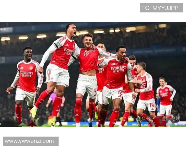 世界杯激战：那不勒斯与阿森纳2比2平局引发争议判罚全场沸腾