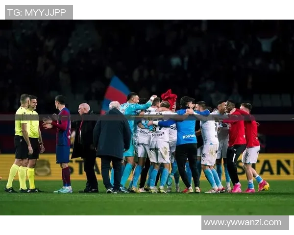 欧联杯精彩对决多特蒙德3-0击败那不勒斯红牌事件引发全场热议 欧联杯精彩对决多特蒙德3-0击败那不勒斯红牌事件引发全场热议